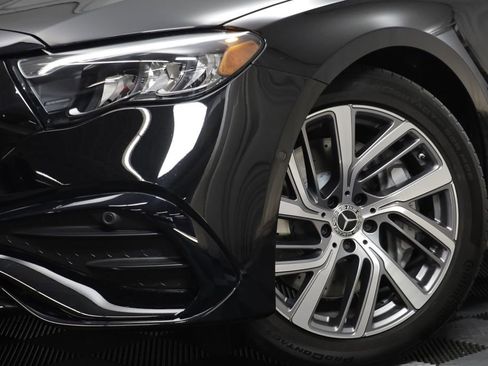 Used 2025 Mercedes-Benz E 450 4MATIC Sedan image 3