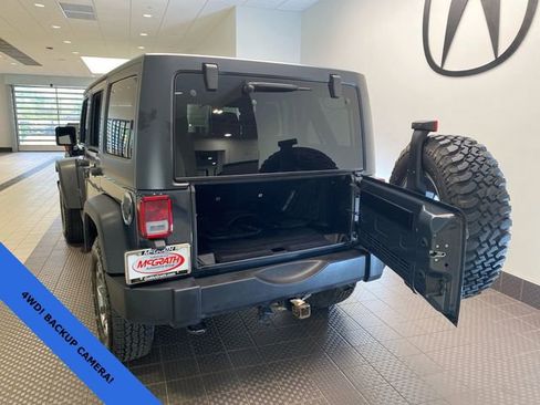 Used 2017 Jeep Wrangler Unlimited Rubicon w/ Connectivity Group AWD/4WD image 23