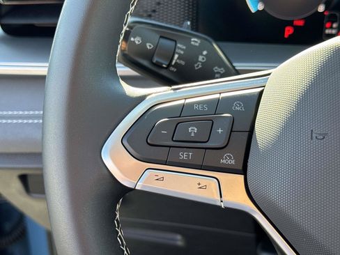 New 2026 Volkswagen Tiguan SE FWD image 16