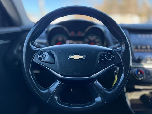 Used 2016 Chevrolet Impala LT image 17