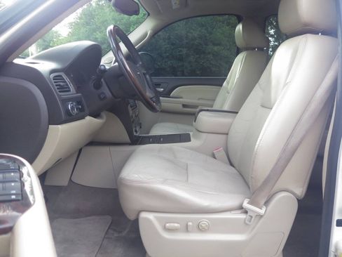 Used 2009 GMC Yukon Denali AWD/4WD image 11