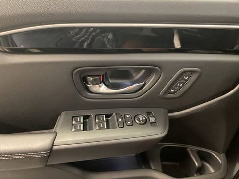 Certified 2025 Honda Pilot Touring image 20