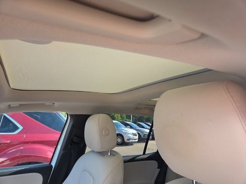 Used 2021 Mercedes-Benz GLB 250 4MATIC image 13