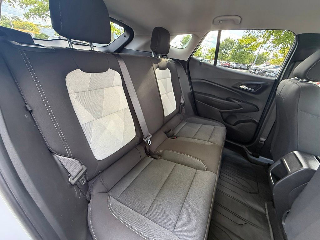 Used 2025 Chevrolet Trax LS FWD image 23