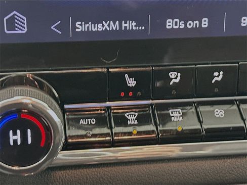 Used 2024 Chevrolet Colorado LT w/ LT Convenience Package III image 24