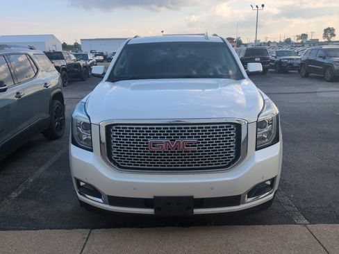 Used 2017 GMC Yukon Denali w/ Open Road Package AWD/4WD image 3