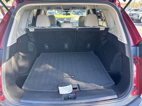 Certified 2023 Nissan Rogue SV image 24