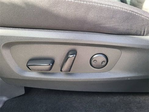 Used 2022 Nissan Pathfinder SV image 24