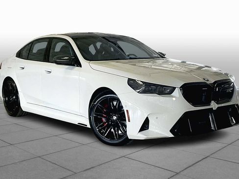 New 2026 BMW M5 w/ Carbon Package image 2