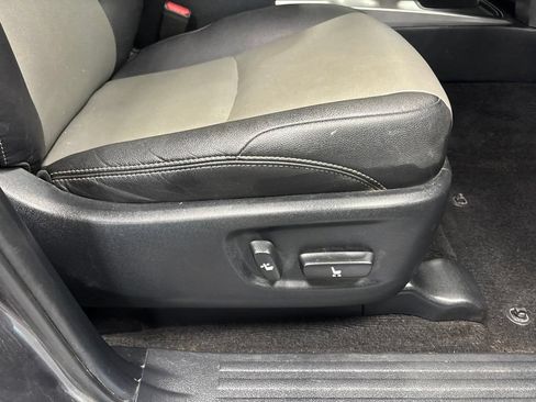 Used 2018 Toyota 4Runner SR5 Premium RWD image 12