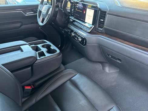 Used 2025 GMC Sierra 1500 SLT image 15