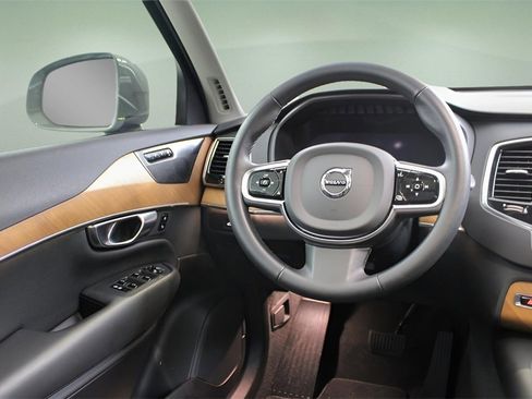 Certified 2025 Volvo XC90 B5 Plus image 14