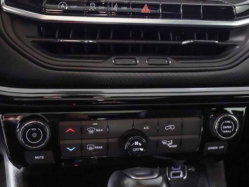 Used 2022 Jeep Compass Altitude w/ Sun and Sound Group image 46