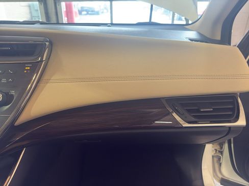 Used 2015 Toyota Avalon XLE Touring image 23