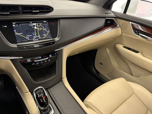 Used 2019 Cadillac XT5 Luxury image 25