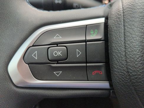 Used 2022 Jeep Compass Latitude image 23