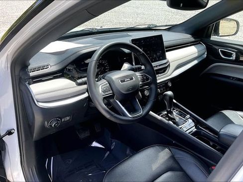 Used 2024 Jeep Compass Limited AWD/4WD image 12