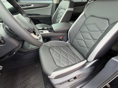 New 2026 Volkswagen Atlas Peak Edition AWD/4WD image 5