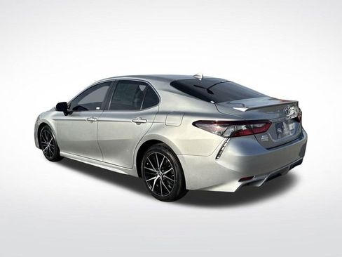 Used 2024 Toyota Camry SE image 5