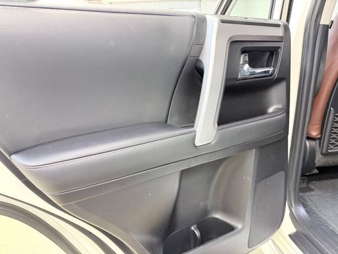 Used 2020 Toyota 4Runner Limited AWD/4WD image 18