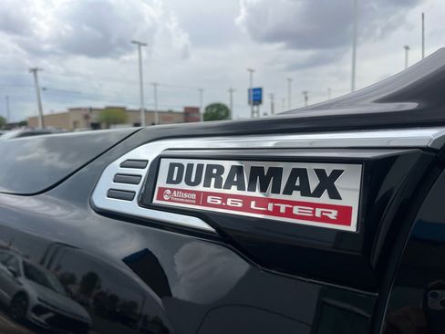 Used 2024 GMC Sierra 3500 SLT w/ SLT Premium Package image 4