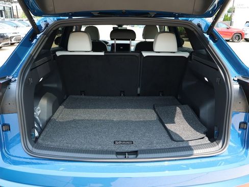 Used 2025 Volkswagen Atlas Cross Sport SEL Premium R-Line image 5