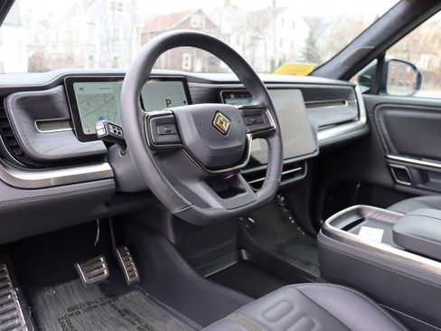 Used 2023 Rivian R1S Adventure image 10