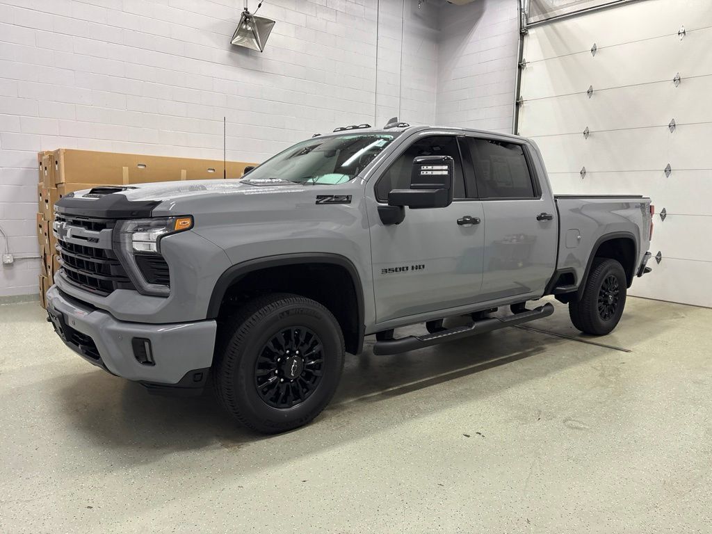 Used 2024 Chevrolet Silverado 3500 LTZ w/ LTZ Plus Package AWD/4WD image 9