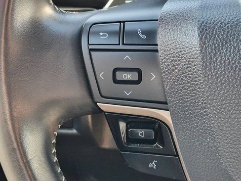 Used 2025 Toyota Camry SE FWD image 22
