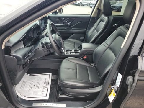 Used 2023 Lincoln Corsair AWD w/ Equipment Group 101A image 4
