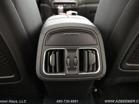 Used 2021 Maserati Levante image 24