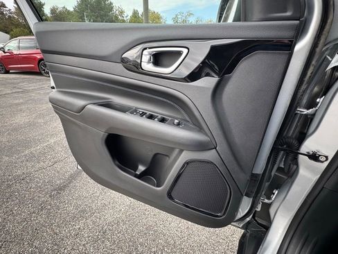 New 2026 Jeep Compass Limited image 25
