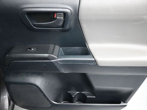 Used 2016 Toyota Tacoma SR w/ SR Convenience Package image 32