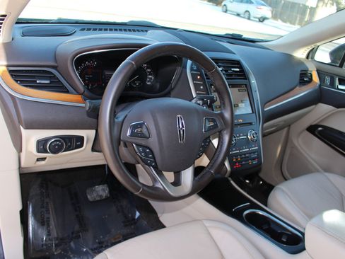 Used 2017 Lincoln MKC Select w/ Select Plus Package image 17