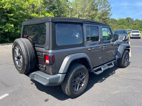 Used 2024 Jeep Wrangler Unlimited Sport AWD/4WD image 17