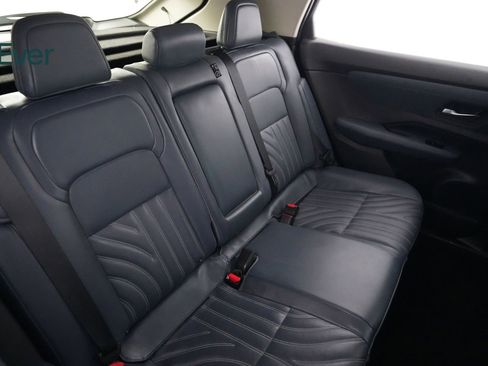 Used 2024 Nissan Ariya AWD image 5