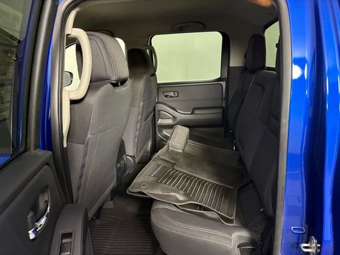 Used 2024 Nissan Frontier SV w/ SV Convenience Package image 29