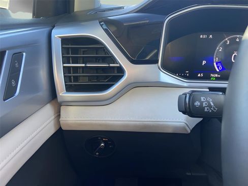 Used 2025 Volkswagen Taos SE w/ Panoramic Sunroof Package image 24