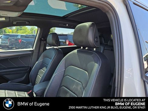 Used 2022 Volkswagen Tiguan SEL R-Line AWD/4WD image 25