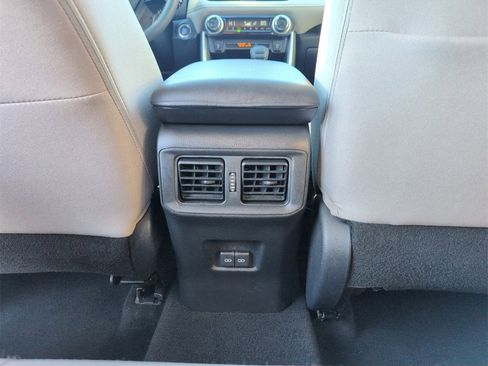 Used 2022 Toyota RAV4 XLE w/ Convenience Package image 27