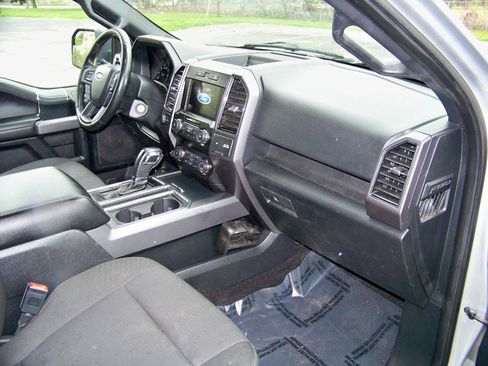 Used 2019 Ford F150 XLT w/ Equipment Group 302A Luxury AWD/4WD image 32