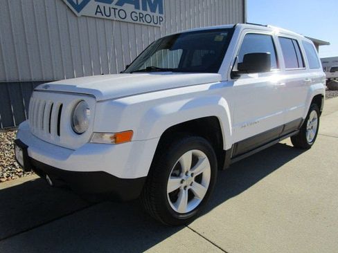 Used 2014 Jeep Patriot Latitude image 1