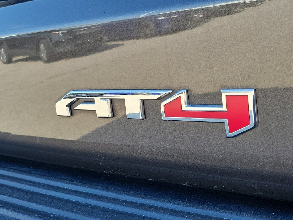 Used 2021 GMC Yukon AT4 w/ AT4 Premium Plus Package AWD/4WD image 6