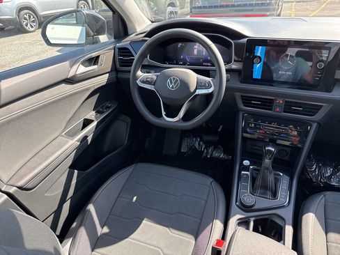New 2026 Volkswagen Taos SE AWD/4WD image 10