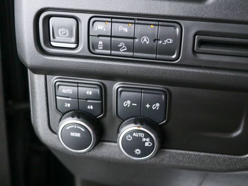 Used 2021 Chevrolet Tahoe Premier AWD/4WD image 22
