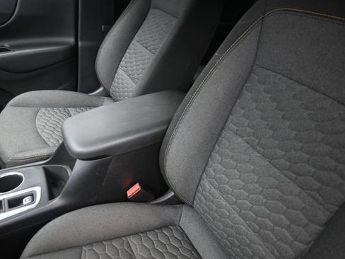 Used 2020 Chevrolet Equinox LT FWD image 17