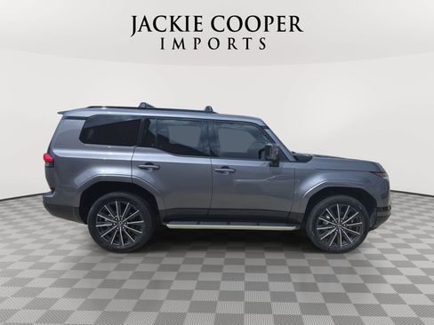 Used 2024 Lexus GX 550 w/ Accessory Package (Z1) AWD/4WD image 4