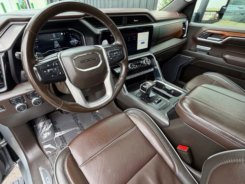 Used 2023 GMC Sierra 1500 Denali w/ Denali Reserve Package AWD/4WD image 10
