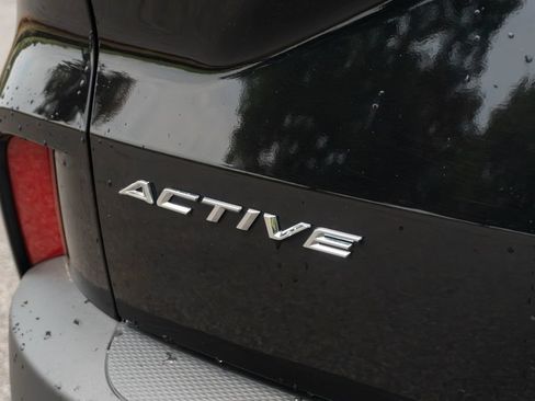 Used 2025 Ford Escape Active AWD/4WD image 8