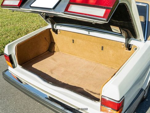 Used 1990 Rolls-Royce Silver Spur II image 59